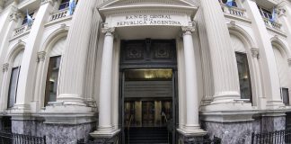 El BANCO CENTRAL BUSCARA BAJAR EL DOLAR BOLSA